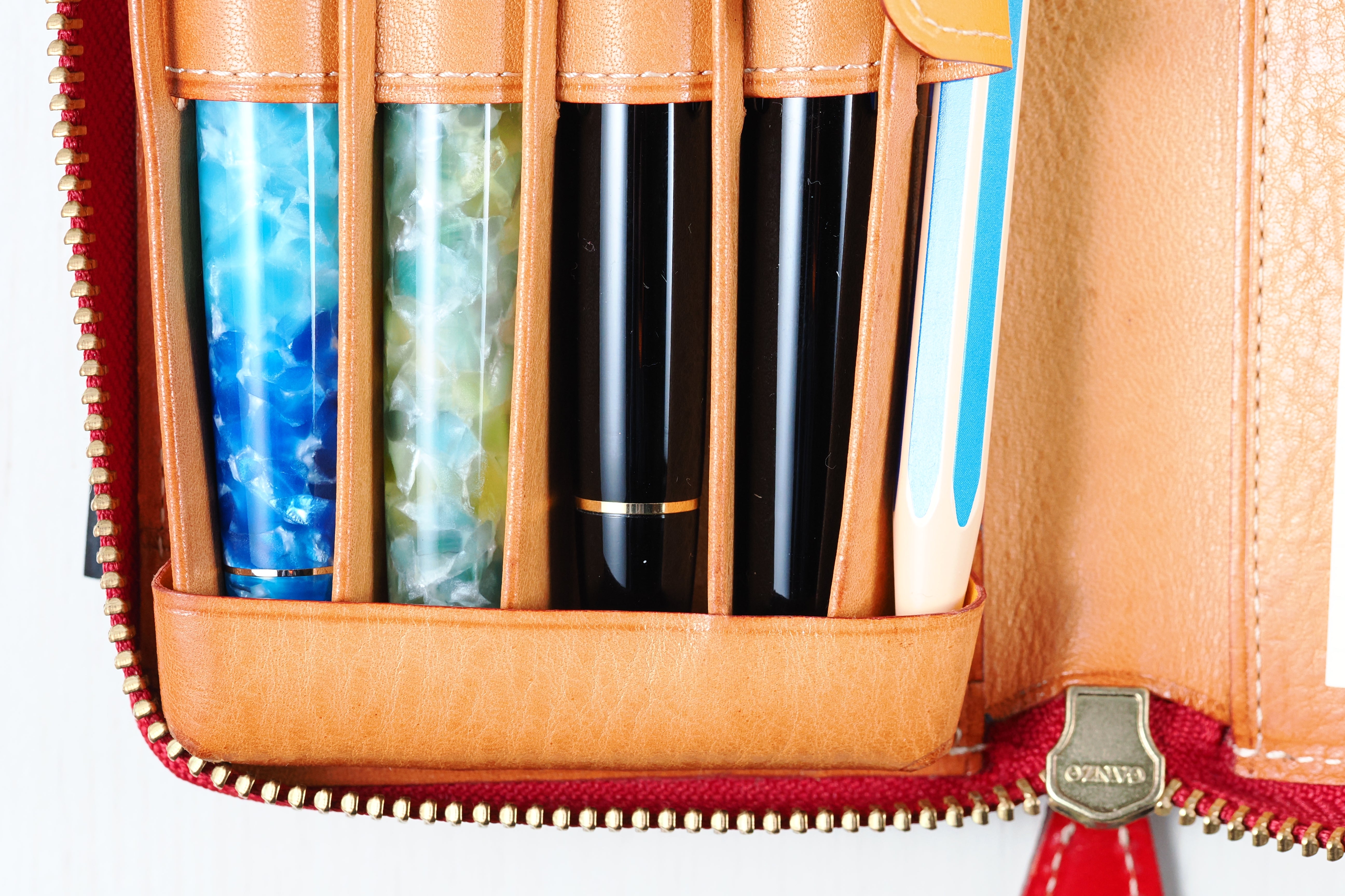 シンブライドル ジッパーペンケース 3本挿し（趣味文オリジナル）（xd） シンブライドル ジッパーペンケース 3本挿し｜文房具の専門誌「趣味の