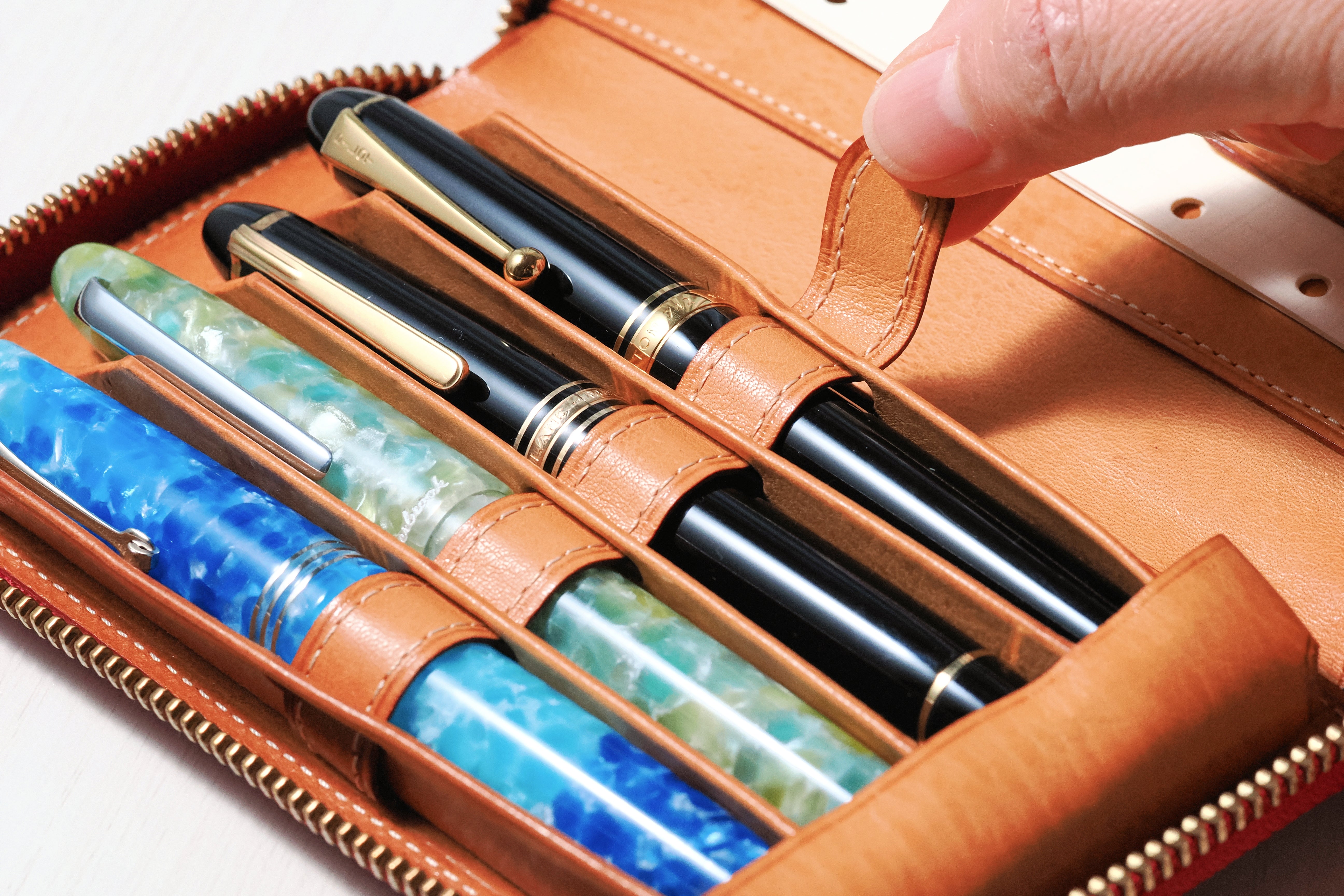 GANZO×趣味の文具箱 完売していた「シンブライドルジッパーペンケース