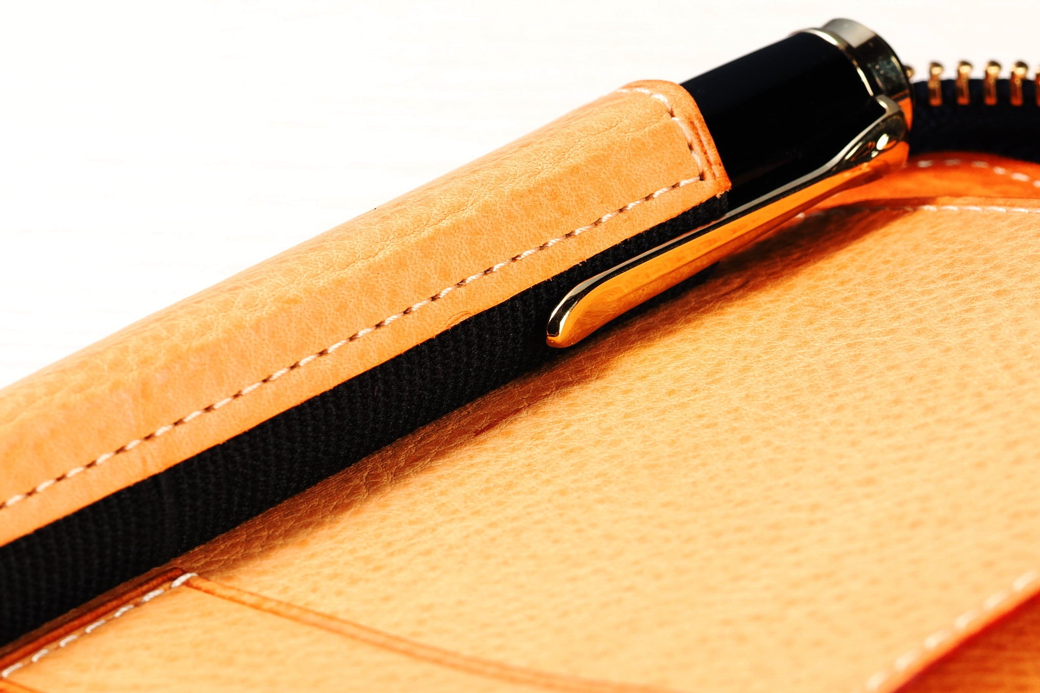 GANZO×趣味文】バイブルジッパーは毎日使うモノを確実に保管