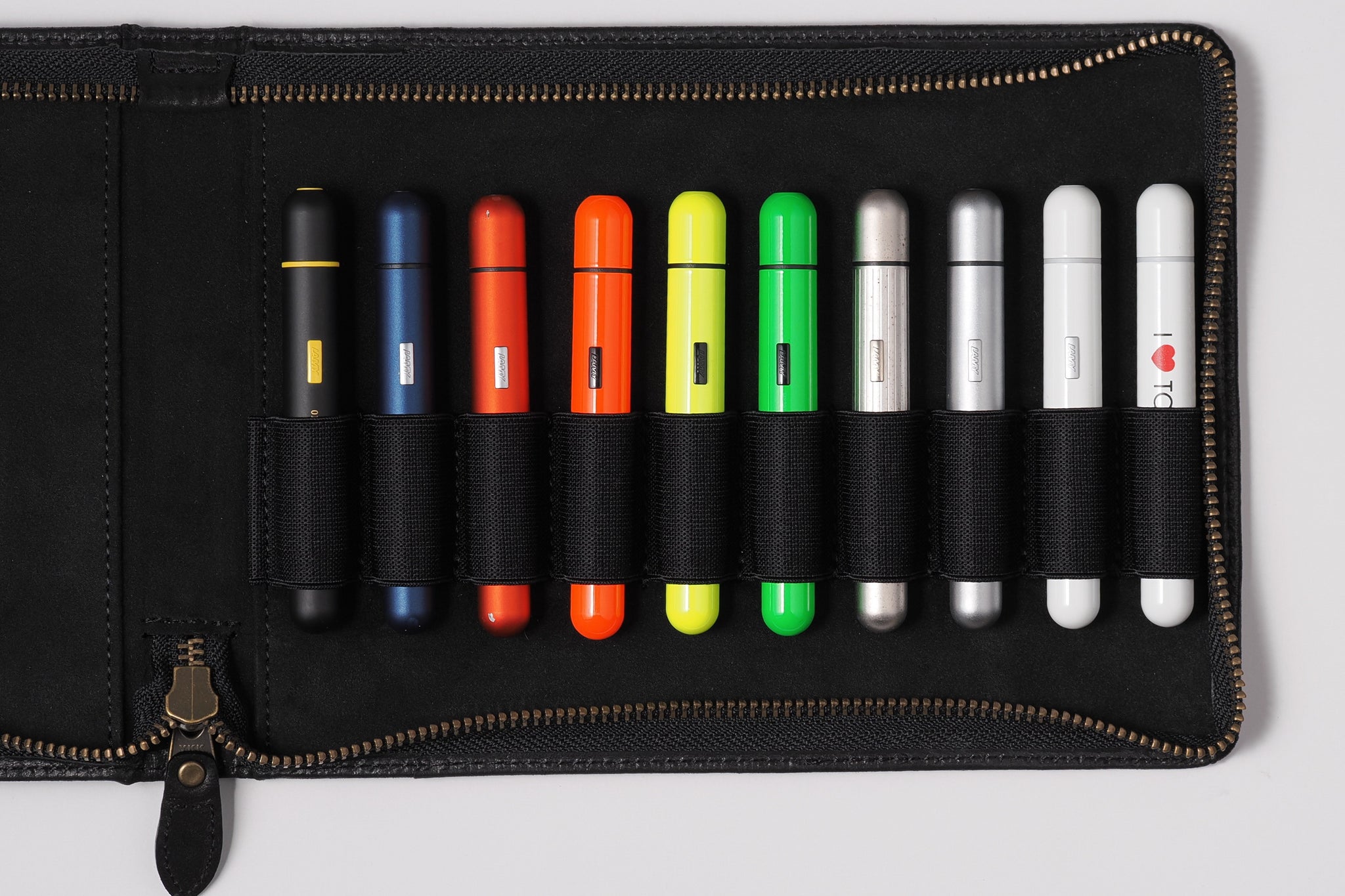普段使いの10本を フル稼働できる軽快なペンケース – 趣味文CLUB｜雑誌