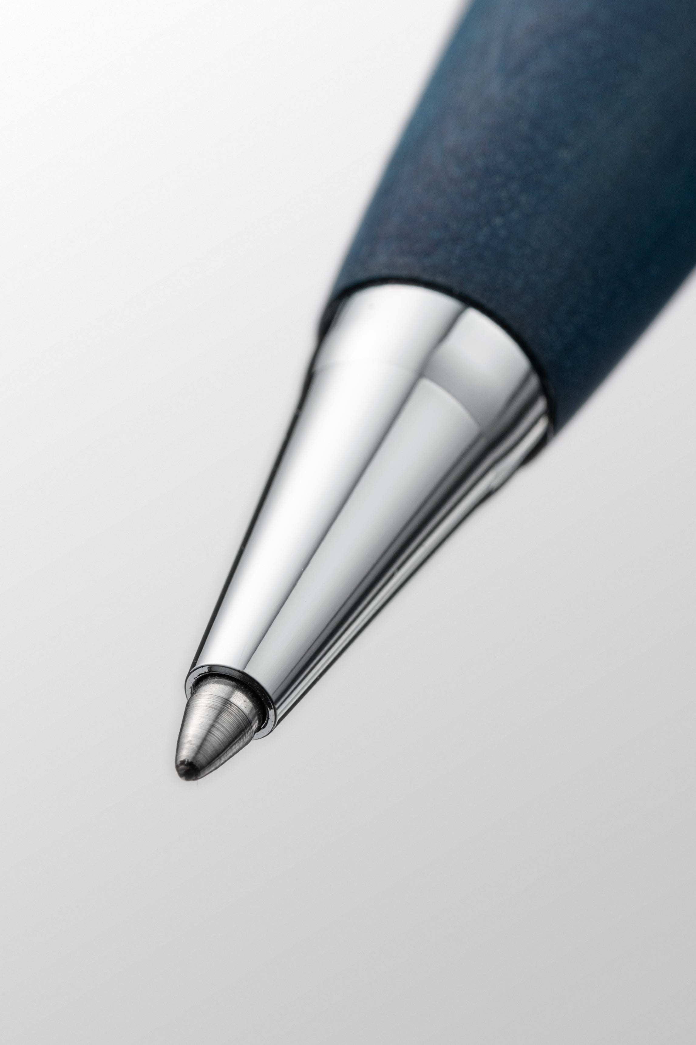 天然藍染め木軸ペン 藍重（あいがさね） 珈琲 ボールペン（趣味文オリジナル）【4月20日頃出荷】