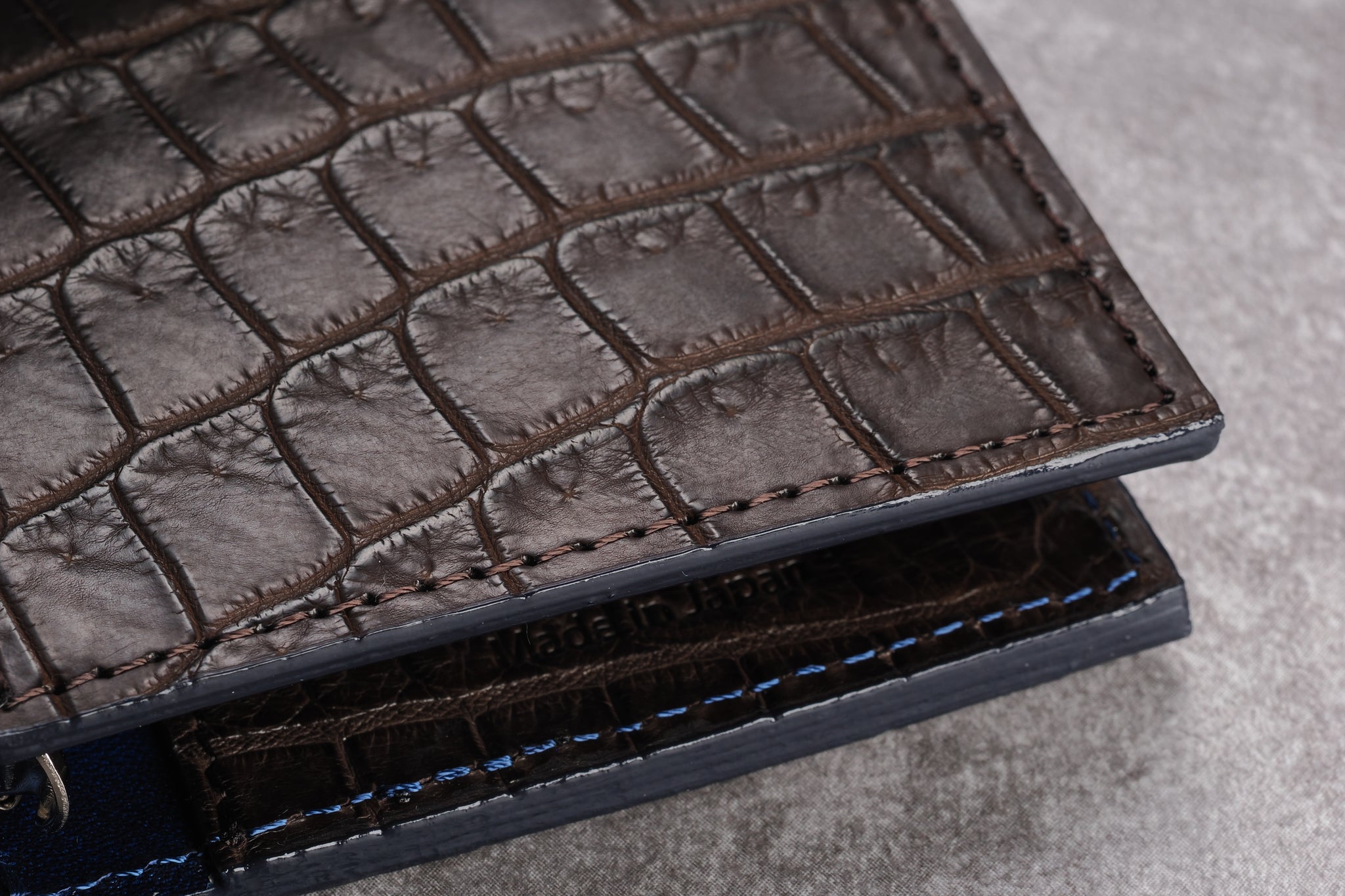 BR0b_2048x.jpg?v=1733541799